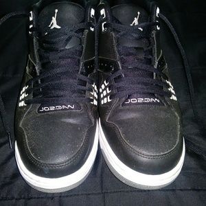 Jordan mid tops size 11 Men's